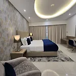 Quill Residence At Paramount Towers 3 Bedroom Creek View