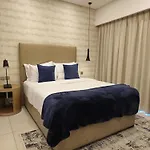 Quill Residence At Paramount Towers 3 Bedroom Creek View